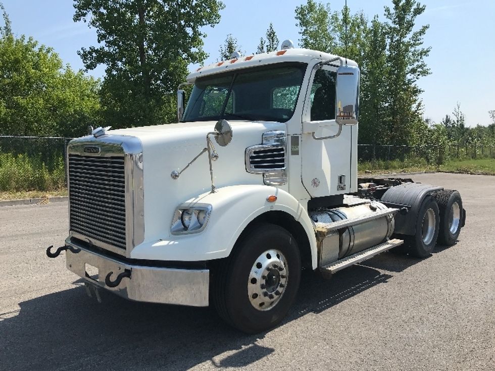 Day Cab Tractor-Heavy Duty Tractors-Freightliner-2019-D12264SD-Ste-Foy-PQ-67,771\n\t\tkm-$ 98,000 - Image 3