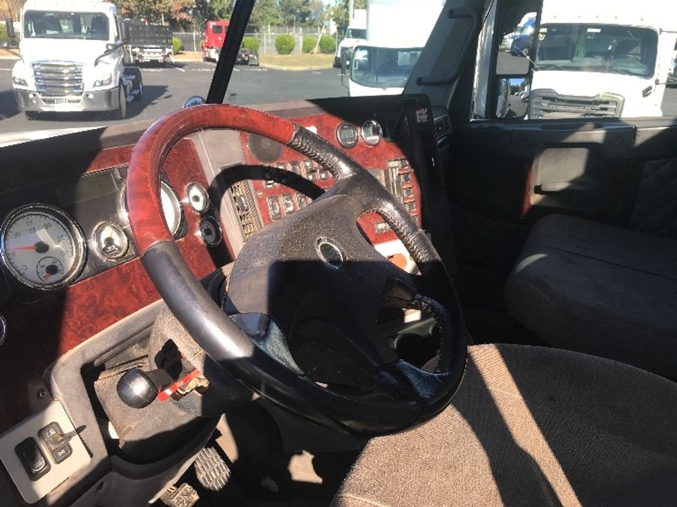 Day Cab Tractor-Heavy Duty Tractors-Freightliner-2019-D12284SD-Charlotte-NC-195,543\n\t\tmiles-$ 99,000 - Image 10