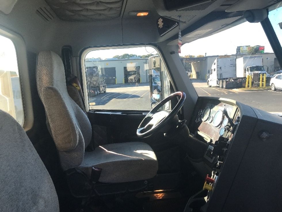 Day Cab Tractor-Heavy Duty Tractors-Freightliner-2019-D12284SD-Charlotte-NC-195,543\n\t\tmiles-$ 99,000 - Image 14