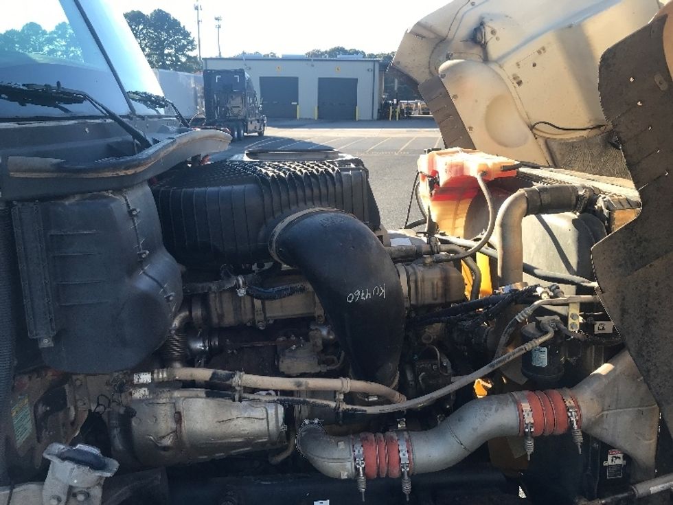 Day Cab Tractor-Heavy Duty Tractors-Freightliner-2019-D12284SD-Charlotte-NC-195,543\n\t\tmiles-$ 99,000 - Image 15