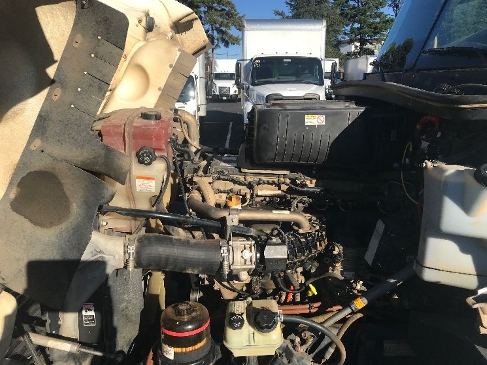 Day Cab Tractor-Heavy Duty Tractors-Freightliner-2019-D12284SD-Charlotte-NC-195,543\n\t\tmiles-$ 99,000 - Image 16