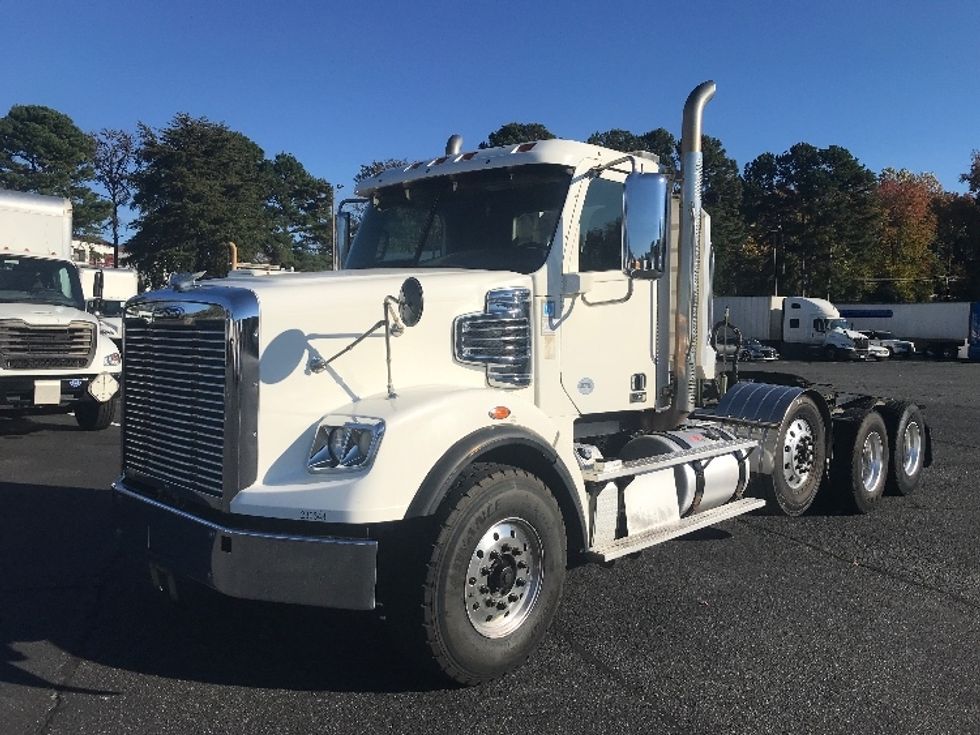 Day Cab Tractor-Heavy Duty Tractors-Freightliner-2019-D12284SD-Charlotte-NC-195,543\n\t\tmiles-$ 99,000 - Image 3