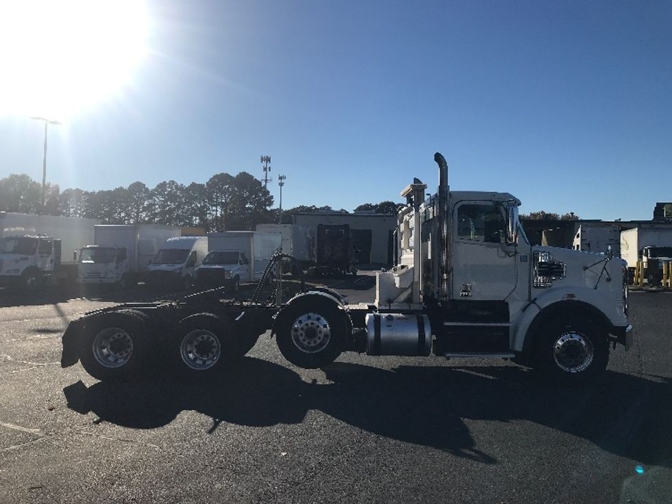 Day Cab Tractor-Heavy Duty Tractors-Freightliner-2019-D12284SD-Charlotte-NC-195,543\n\t\tmiles-$ 99,000 - Image 8
