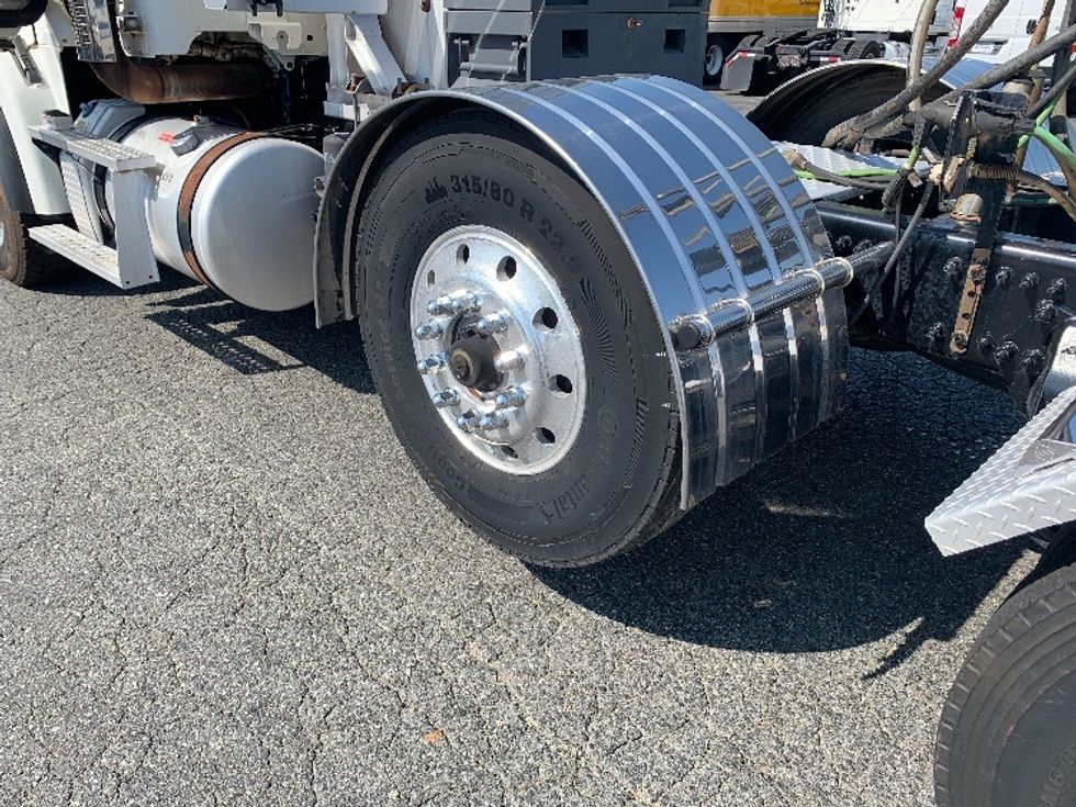 Day Cab Tractor-Heavy Duty Tractors-Freightliner-2019-D12284SD-Concord-NC-310,151\n\t\tmiles-$ 97,250 - Image 17