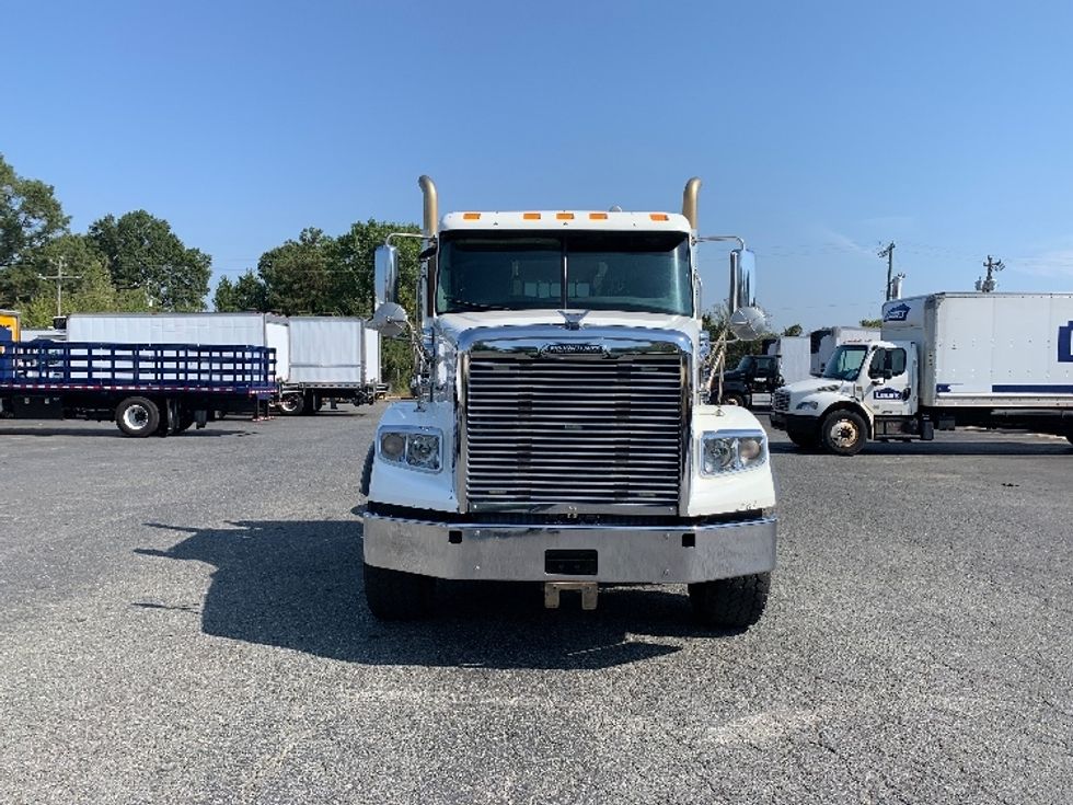Day Cab Tractor-Heavy Duty Tractors-Freightliner-2019-D12284SD-Concord-NC-310,151\n\t\tmiles-$ 97,250 - Image 2