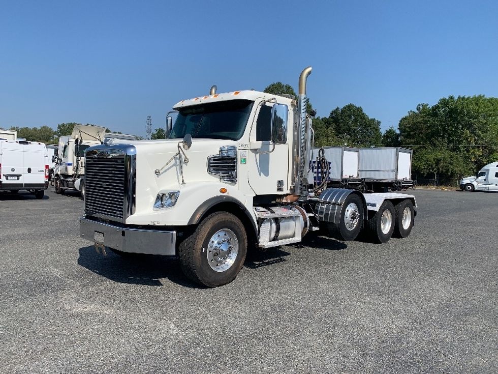 Day Cab Tractor-Heavy Duty Tractors-Freightliner-2019-D12284SD-Concord-NC-310,151\n\t\tmiles-$ 97,250 - Image 3