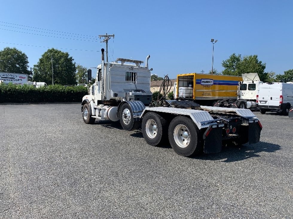 Day Cab Tractor-Heavy Duty Tractors-Freightliner-2019-D12284SD-Concord-NC-310,151\n\t\tmiles-$ 97,250 - Image 5