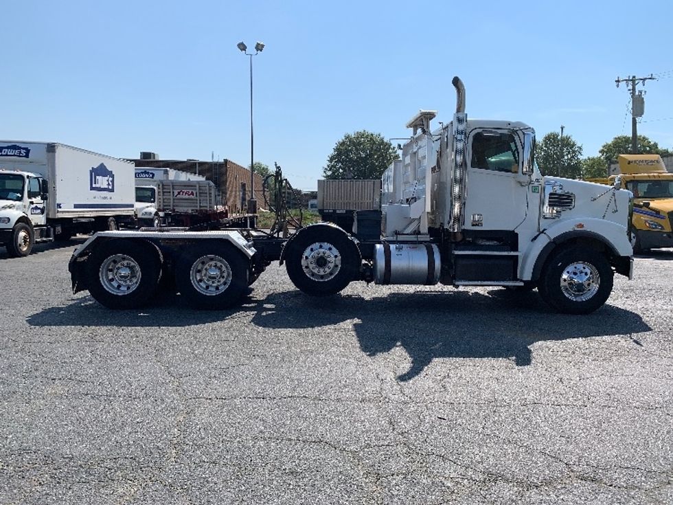Day Cab Tractor-Heavy Duty Tractors-Freightliner-2019-D12284SD-Concord-NC-310,151\n\t\tmiles-$ 97,250 - Image 8