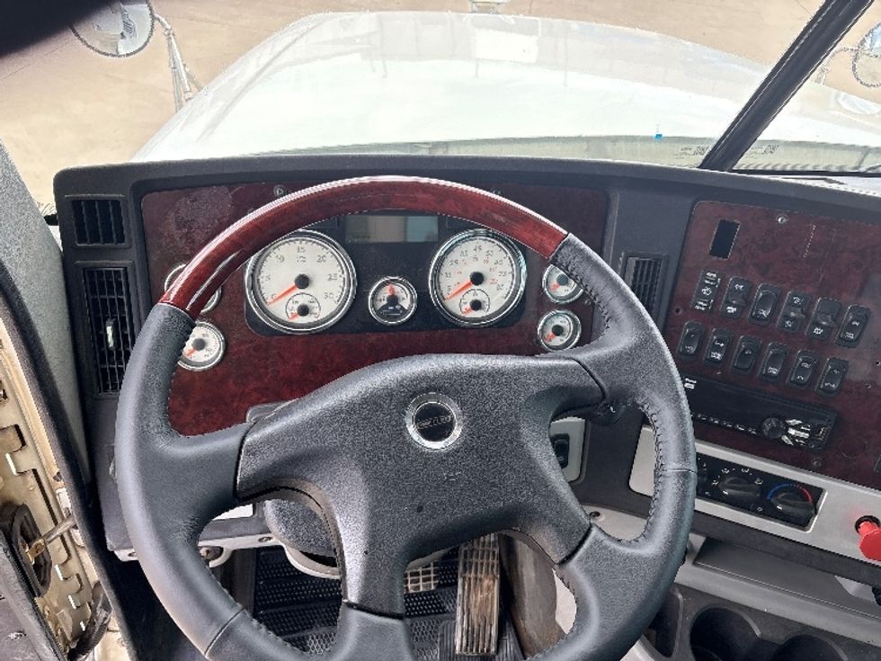 Day Cab Tractor-Heavy Duty Tractors-Freightliner-2019-D12284SD-Fort Worth-TX-389,897\n\t\tmiles-$ 110,000 - Image 11