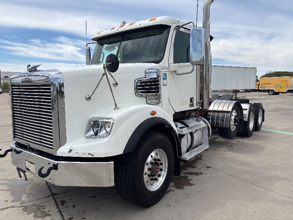 Day Cab Tractor-Heavy Duty Tractors-Freightliner-2019-D12284SD-Fort Worth-TX-389,897\n\t\tmiles-$ 110,000 - Image 3