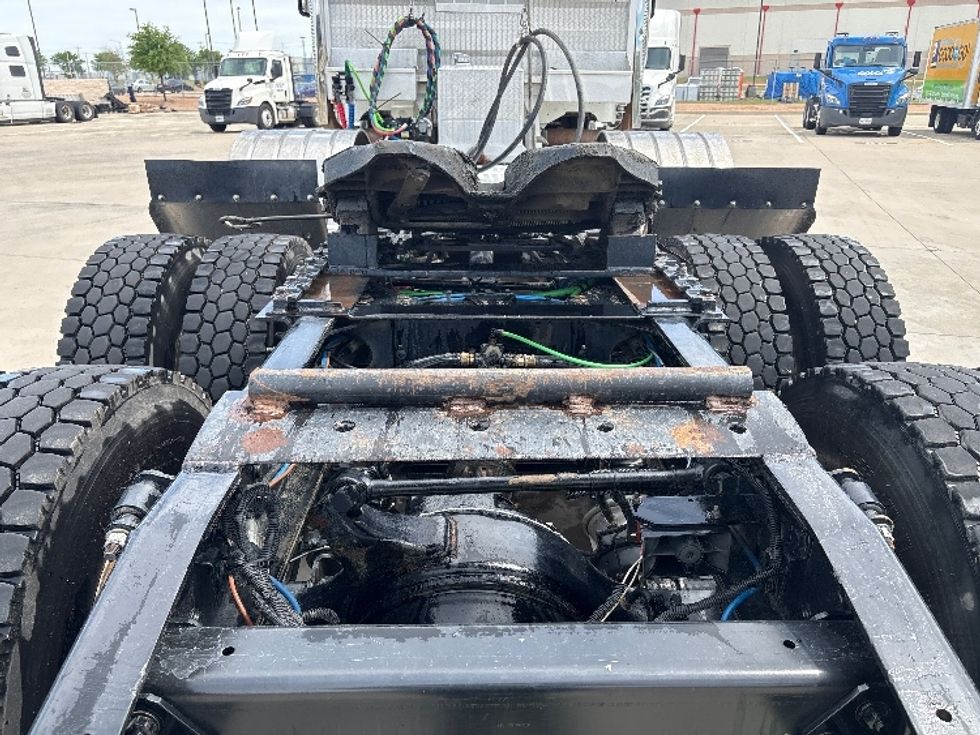 Day Cab Tractor-Heavy Duty Tractors-Freightliner-2019-D12284SD-Fort Worth-TX-389,897\n\t\tmiles-$ 110,000 - Image 6