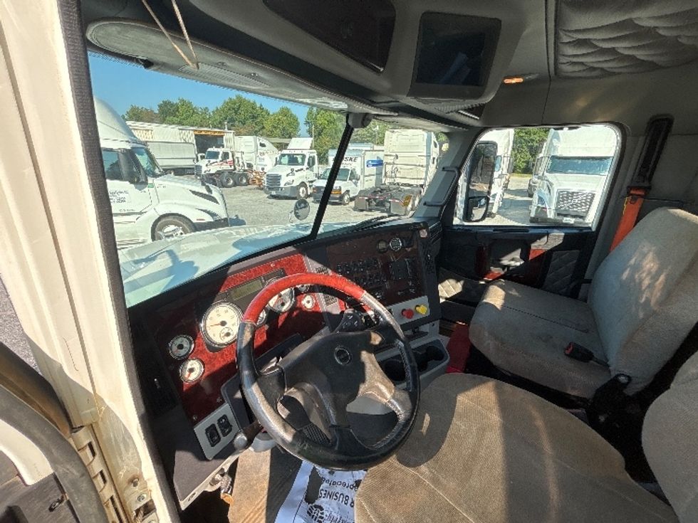 Day Cab Tractor-Heavy Duty Tractors-Freightliner-2019-D12284SD-Greer-SC-274,351\n\t\tmiles-$ 84,250 - Image 10