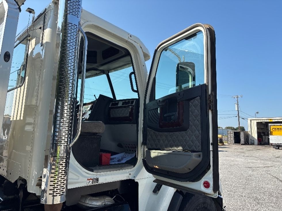 Day Cab Tractor-Heavy Duty Tractors-Freightliner-2019-D12284SD-Greer-SC-274,351\n\t\tmiles-$ 84,250 - Image 12