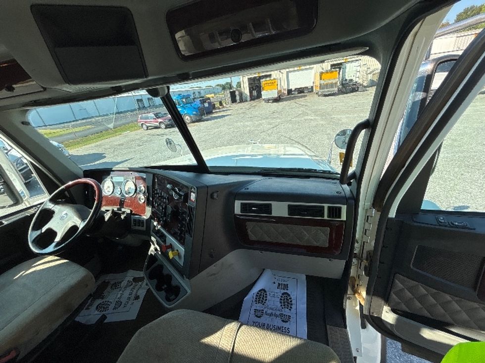 Day Cab Tractor-Heavy Duty Tractors-Freightliner-2019-D12284SD-Greer-SC-274,351\n\t\tmiles-$ 84,250 - Image 13
