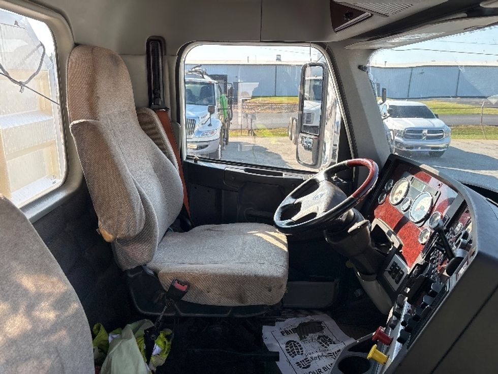 Day Cab Tractor-Heavy Duty Tractors-Freightliner-2019-D12284SD-Greer-SC-274,351\n\t\tmiles-$ 84,250 - Image 14