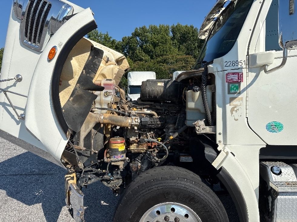 Day Cab Tractor-Heavy Duty Tractors-Freightliner-2019-D12284SD-Greer-SC-274,351\n\t\tmiles-$ 84,250 - Image 16