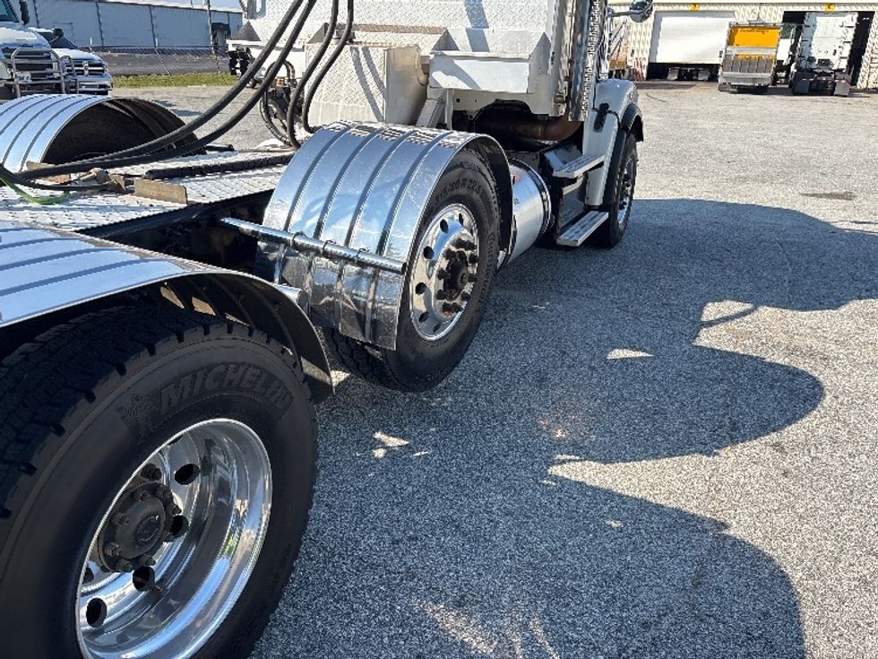 Day Cab Tractor-Heavy Duty Tractors-Freightliner-2019-D12284SD-Greer-SC-274,351\n\t\tmiles-$ 84,250 - Image 18