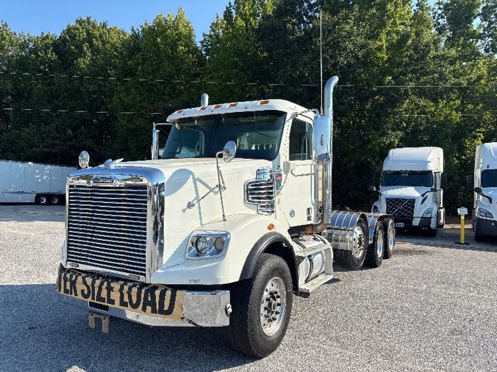 Day Cab Tractor-Heavy Duty Tractors-Freightliner-2019-D12284SD-Greer-SC-274,351\n\t\tmiles-$ 84,250 - Image 3