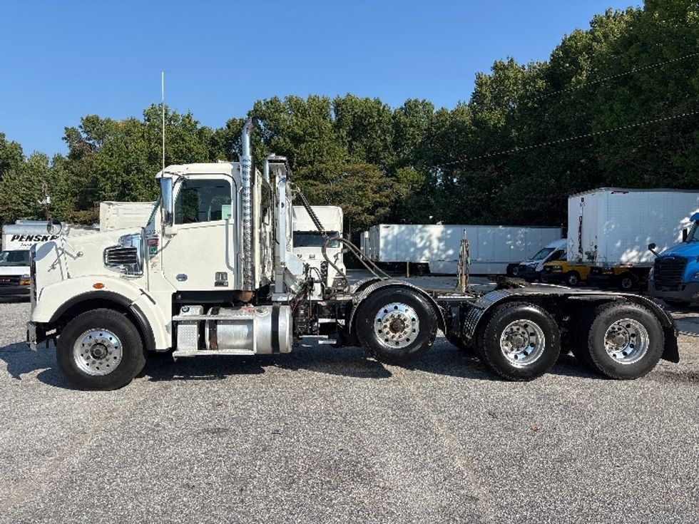 Day Cab Tractor-Heavy Duty Tractors-Freightliner-2019-D12284SD-Greer-SC-274,351\n\t\tmiles-$ 84,250 - Image 4
