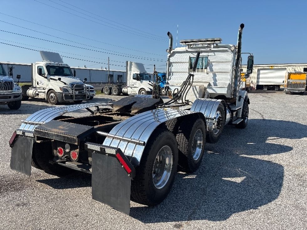 Day Cab Tractor-Heavy Duty Tractors-Freightliner-2019-D12284SD-Greer-SC-274,351\n\t\tmiles-$ 84,250 - Image 7