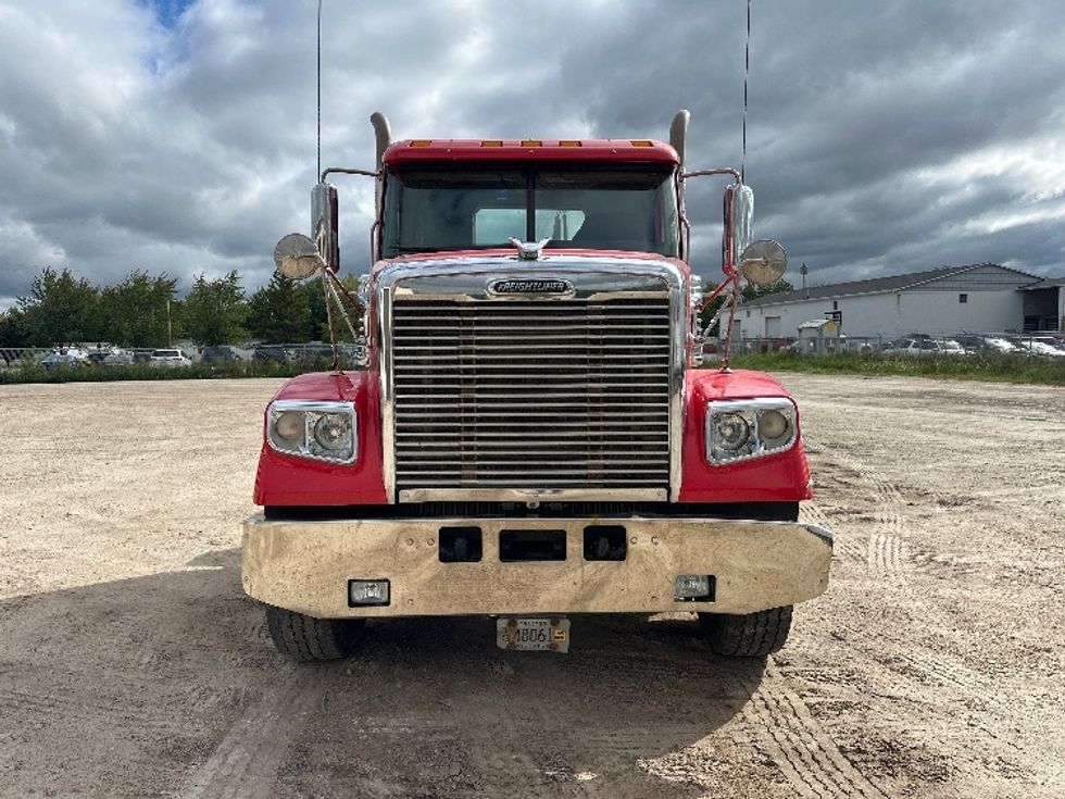 Day Cab Tractor-Heavy Duty Tractors-Freightliner-2019-D12284SD-Milwaukee-WI-374,681\n\t\tmiles-$ 89,500 - Image 2