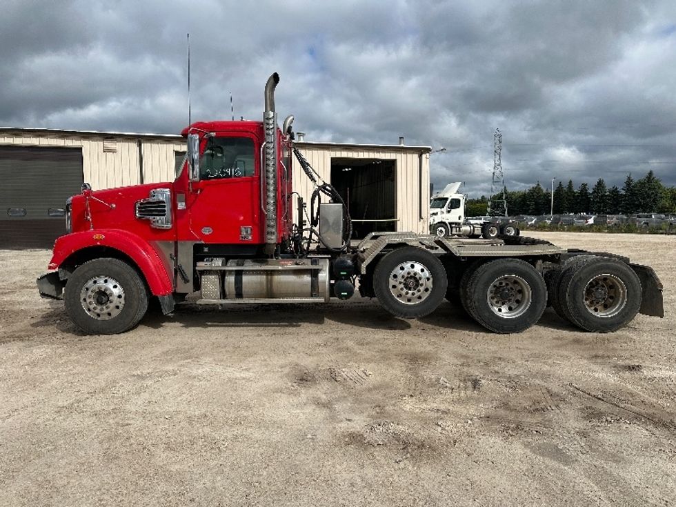 Day Cab Tractor-Heavy Duty Tractors-Freightliner-2019-D12284SD-Milwaukee-WI-374,681\n\t\tmiles-$ 89,500 - Image 4