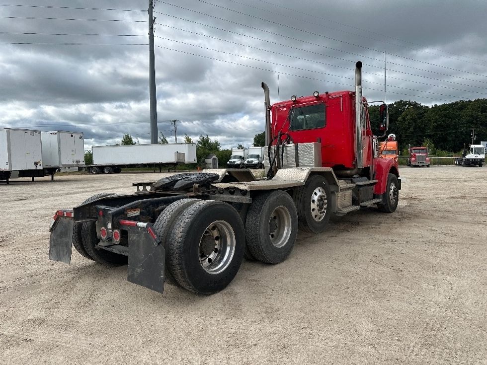 Day Cab Tractor-Heavy Duty Tractors-Freightliner-2019-D12284SD-Milwaukee-WI-374,681\n\t\tmiles-$ 89,500 - Image 7