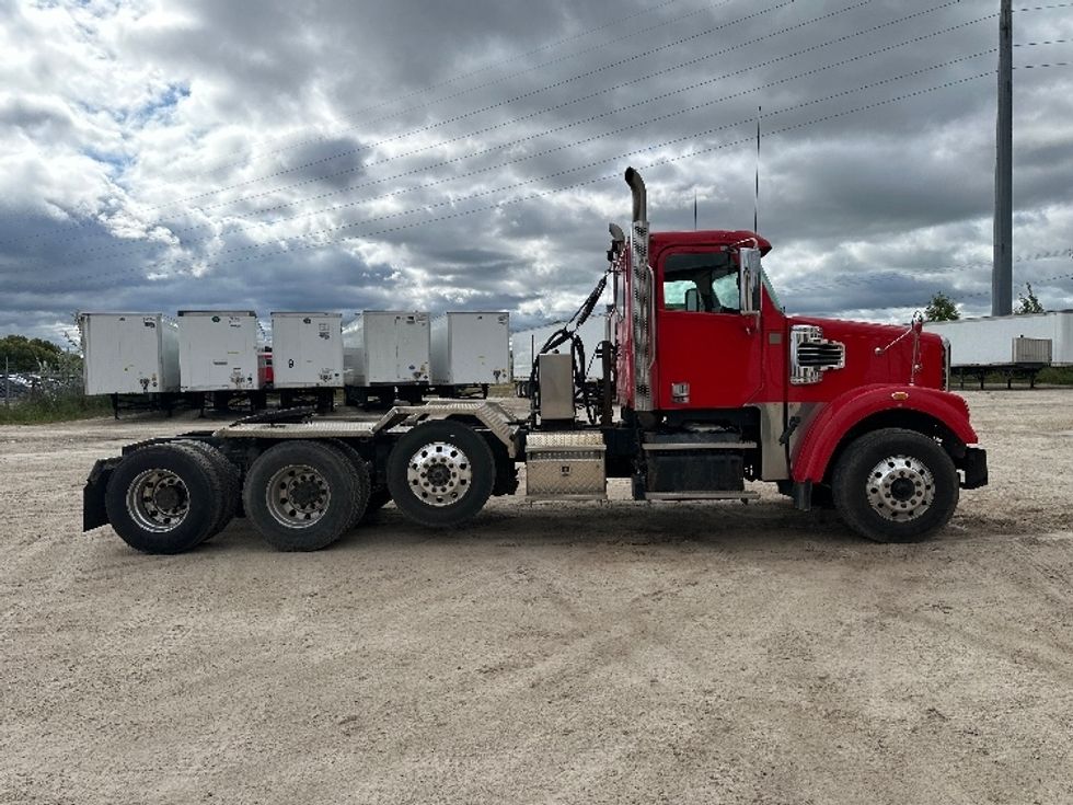 Day Cab Tractor-Heavy Duty Tractors-Freightliner-2019-D12284SD-Milwaukee-WI-374,681\n\t\tmiles-$ 89,500 - Image 8