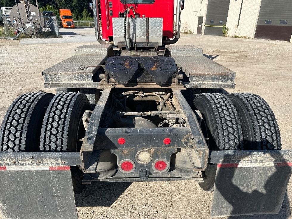 Day Cab Tractor-Heavy Duty Tractors-Freightliner-2019-D12284SD-Milwaukee-WI-397,103\n\t\tmiles-$ 88,500 - Image 6