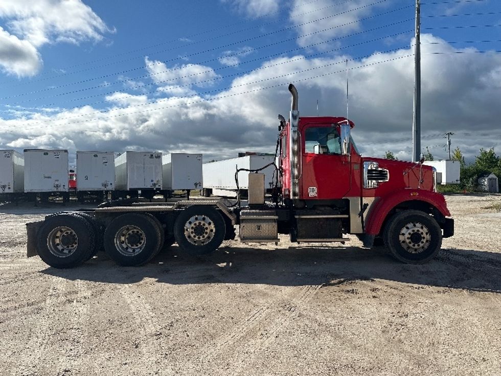 Day Cab Tractor-Heavy Duty Tractors-Freightliner-2019-D12284SD-Milwaukee-WI-397,103\n\t\tmiles-$ 88,500 - Image 8