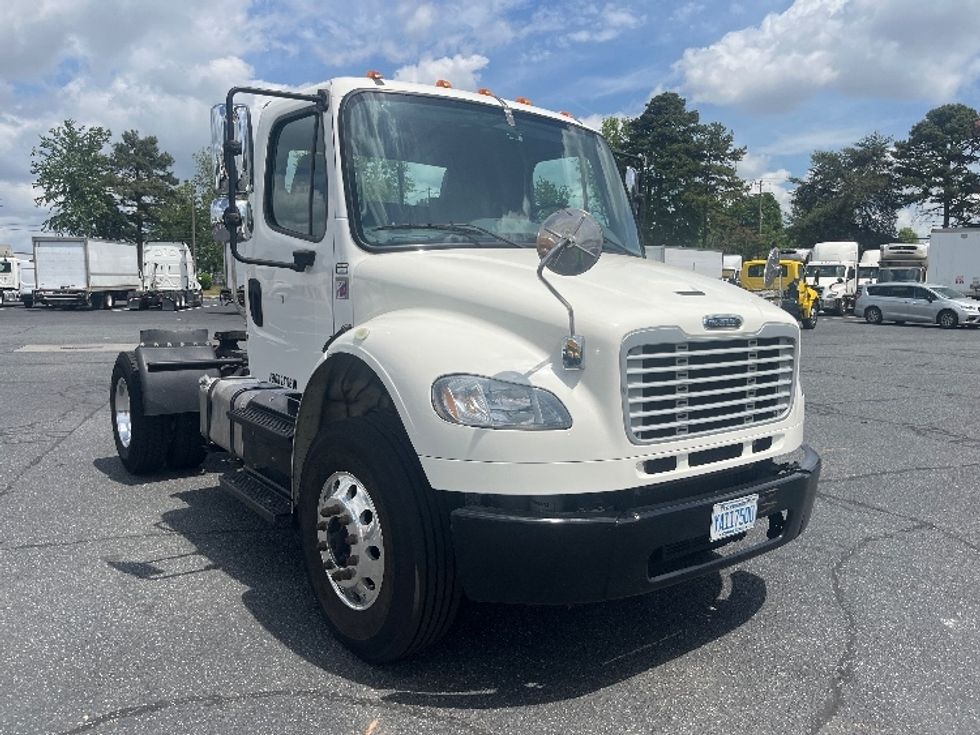 Day Cab Tractor-Heavy Duty Tractors-Freightliner-2019-M2-Charlotte-NC-119,809\n\t\tmiles-$ 59,500 - Image 1