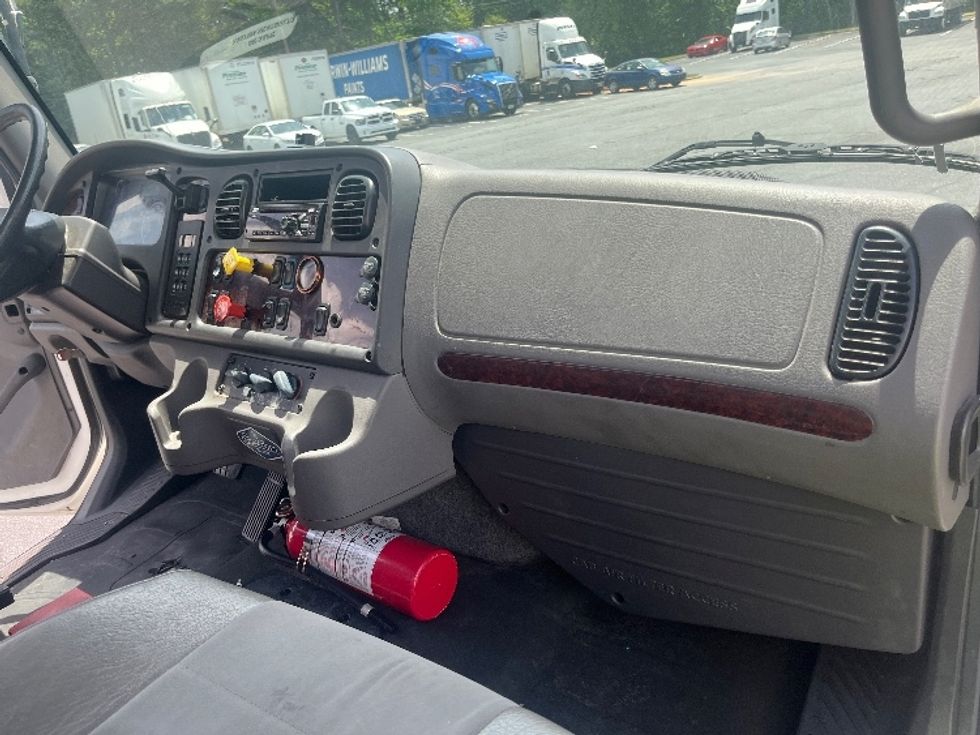 Day Cab Tractor-Heavy Duty Tractors-Freightliner-2019-M2-Charlotte-NC-119,809\n\t\tmiles-$ 59,500 - Image 13