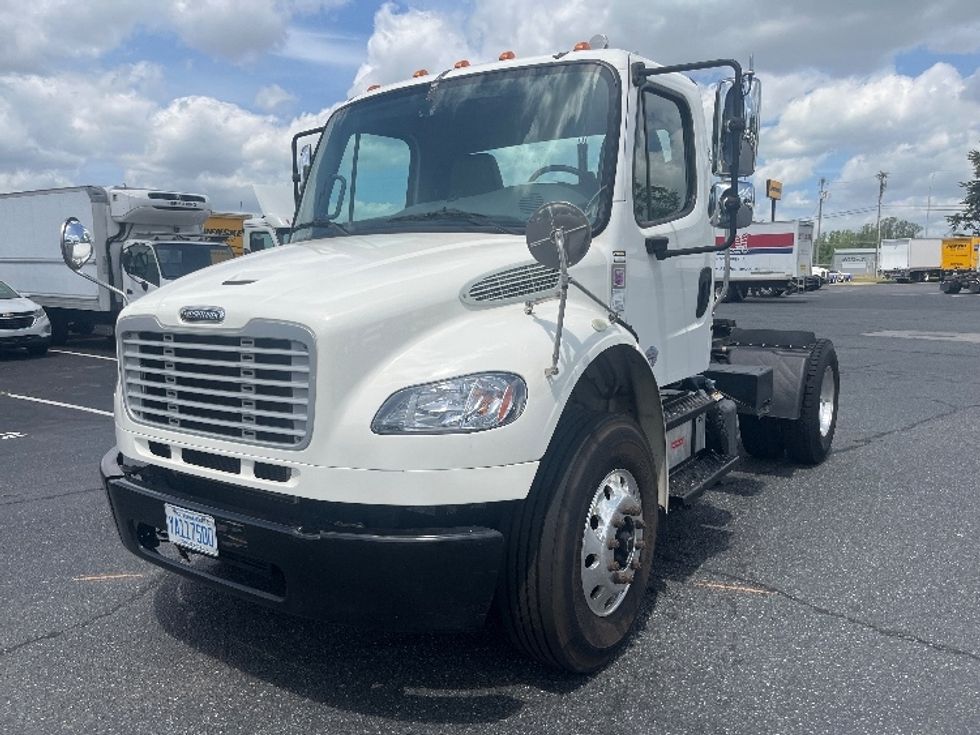 Day Cab Tractor-Heavy Duty Tractors-Freightliner-2019-M2-Charlotte-NC-119,809\n\t\tmiles-$ 59,500 - Image 3