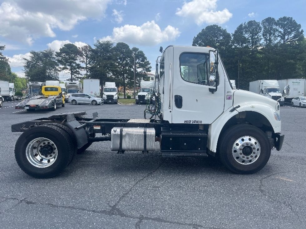 Day Cab Tractor-Heavy Duty Tractors-Freightliner-2019-M2-Charlotte-NC-119,809\n\t\tmiles-$ 59,500 - Image 8