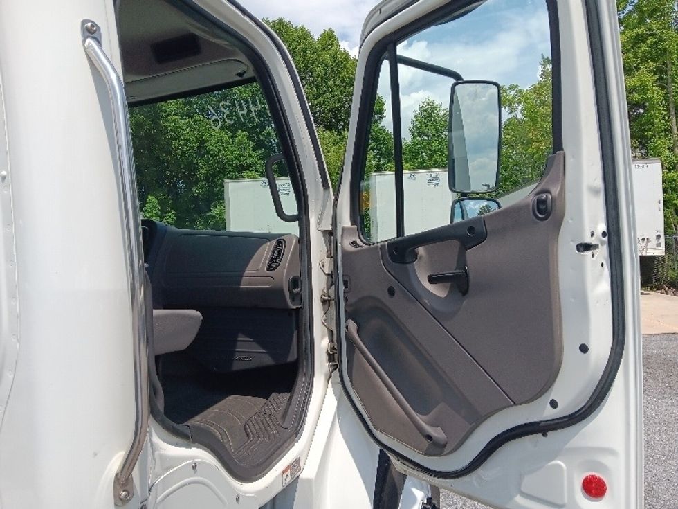 Day Cab Tractor-Heavy Duty Tractors-Freightliner-2019-M2-Cleveland-TN-163,097\n\t\tmiles-$ 56,500 - Image 12