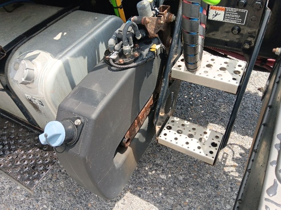 Day Cab Tractor-Heavy Duty Tractors-Freightliner-2019-M2-Cleveland-TN-163,097\n\t\tmiles-$ 56,500 - Image 17