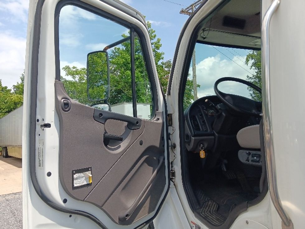 Day Cab Tractor-Heavy Duty Tractors-Freightliner-2019-M2-Cleveland-TN-163,097\n\t\tmiles-$ 56,500 - Image 9