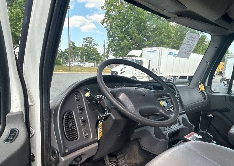 Day Cab Tractor-Heavy Duty Tractors-Freightliner-2019-M2-Concord-NC-165,670\n\t\tmiles-$ 45,750 - Image 10