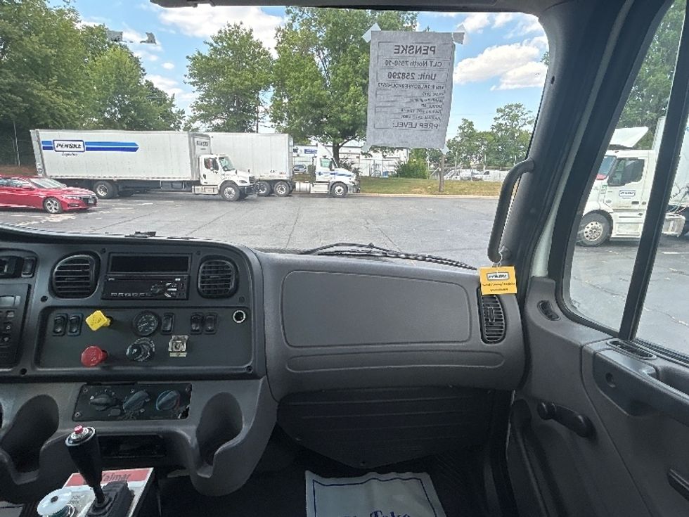 Day Cab Tractor-Heavy Duty Tractors-Freightliner-2019-M2-Concord-NC-165,670\n\t\tmiles-$ 45,750 - Image 13