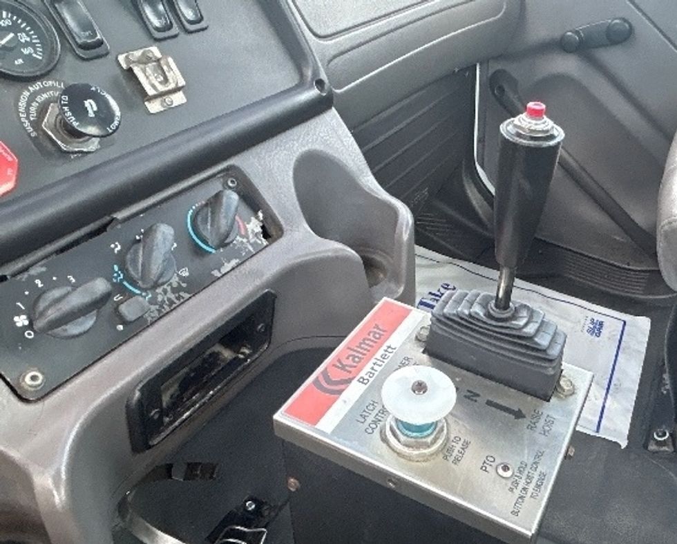 Day Cab Tractor-Heavy Duty Tractors-Freightliner-2019-M2-Concord-NC-165,670\n\t\tmiles-$ 45,750 - Image 16