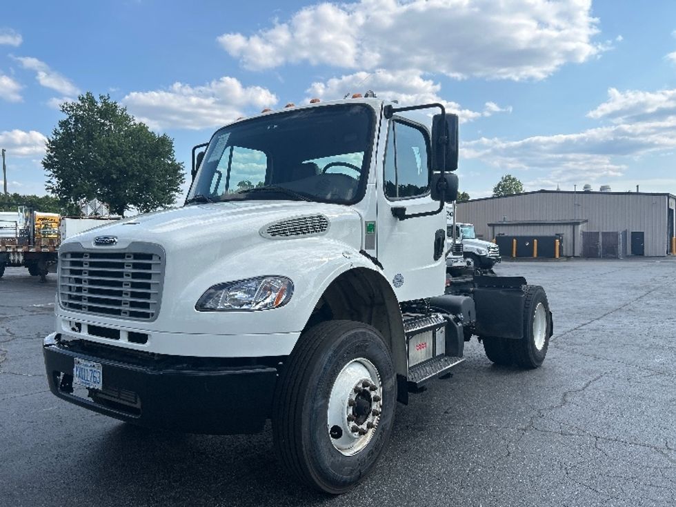 Day Cab Tractor-Heavy Duty Tractors-Freightliner-2019-M2-Concord-NC-165,670\n\t\tmiles-$ 45,750 - Image 3