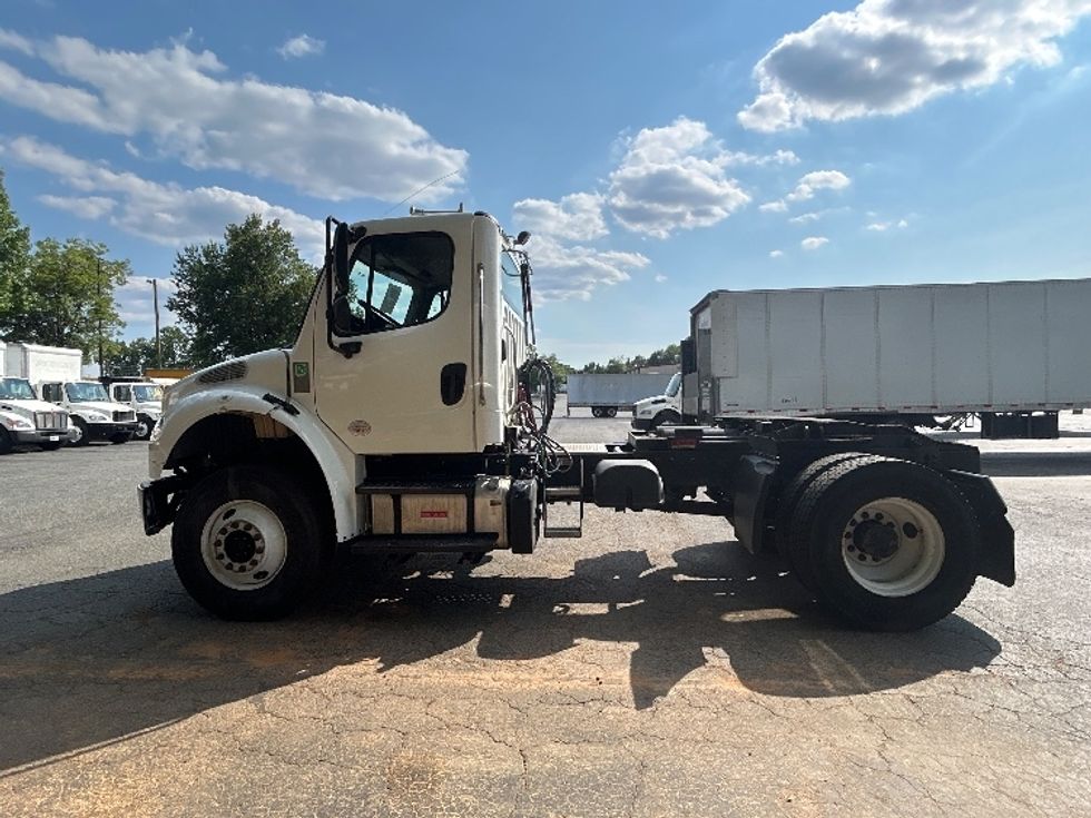 Day Cab Tractor-Heavy Duty Tractors-Freightliner-2019-M2-Concord-NC-165,670\n\t\tmiles-$ 45,750 - Image 4