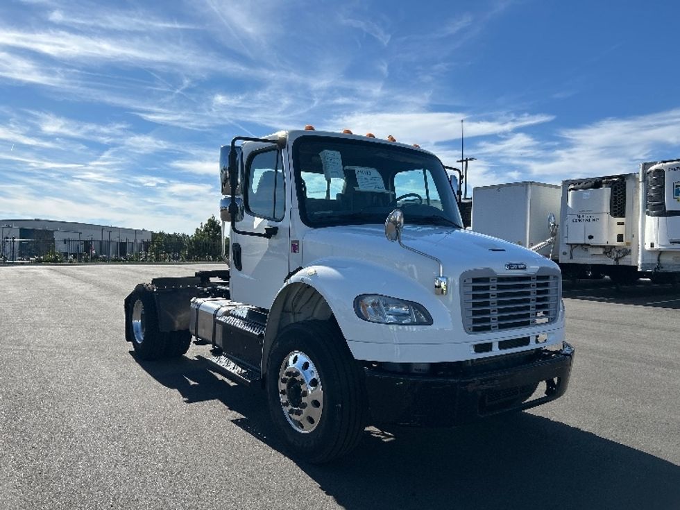 Day Cab Tractor-Heavy Duty Tractors-Freightliner-2019-M2-Concord-NC-190,847\n\t\tmiles-$ 54,750 - Image 1