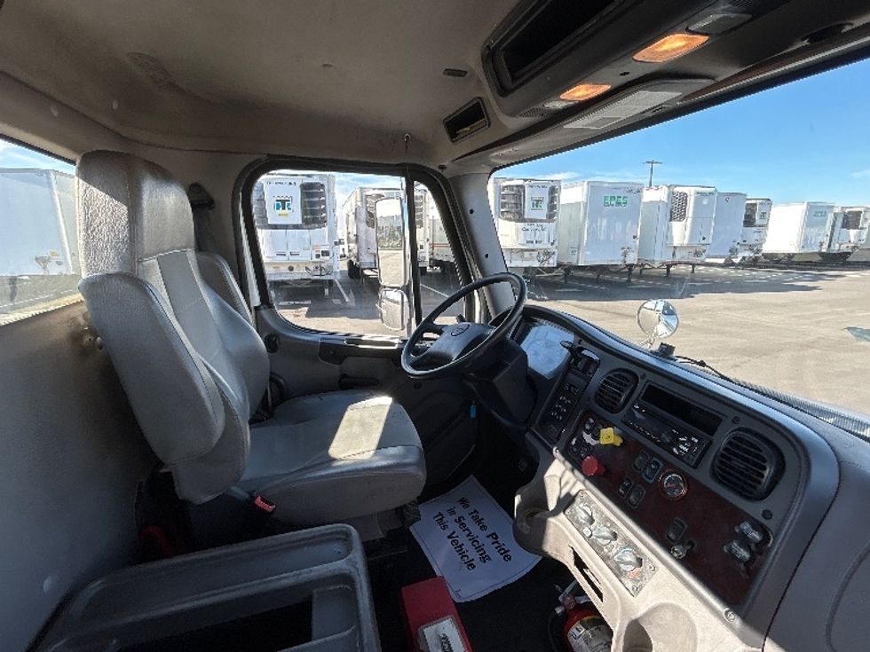 Day Cab Tractor-Heavy Duty Tractors-Freightliner-2019-M2-Concord-NC-190,847\n\t\tmiles-$ 54,750 - Image 14
