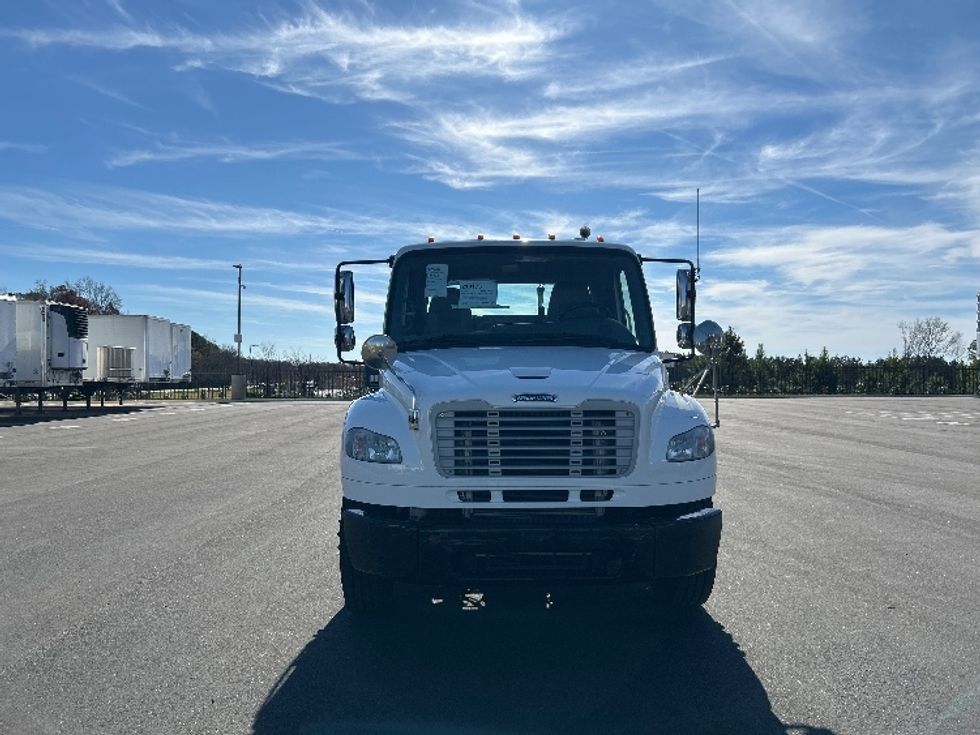 Day Cab Tractor-Heavy Duty Tractors-Freightliner-2019-M2-Concord-NC-190,847\n\t\tmiles-$ 54,750 - Image 2