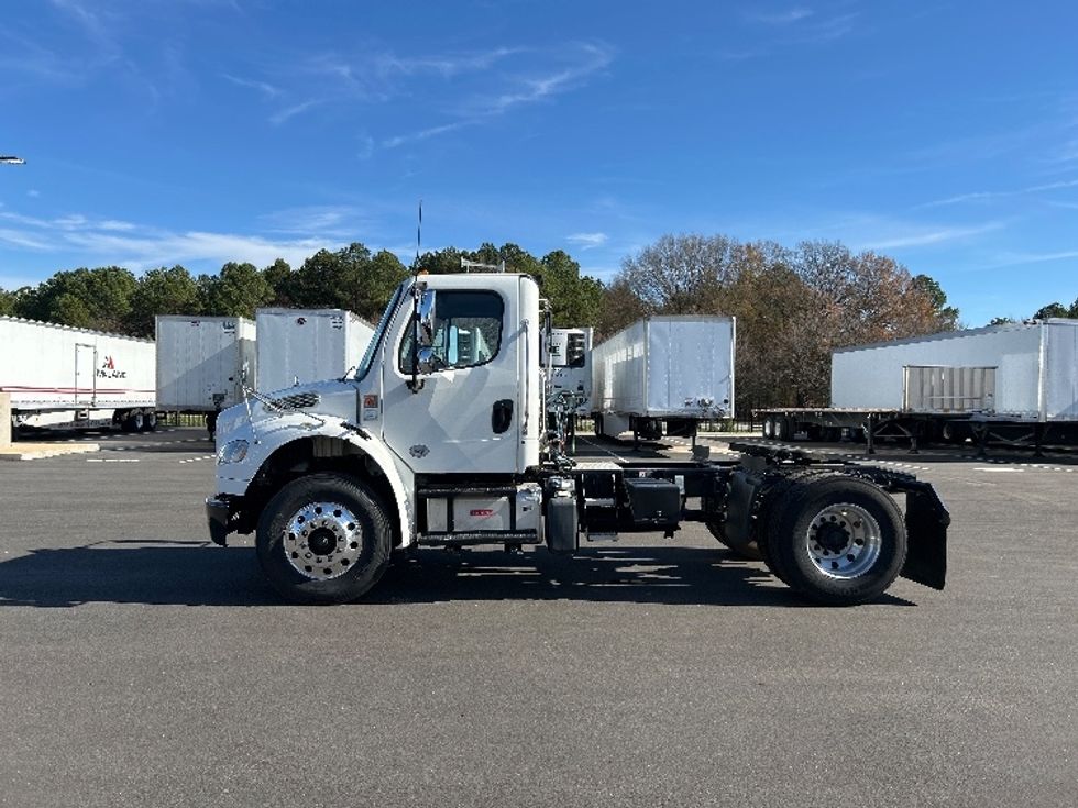 Day Cab Tractor-Heavy Duty Tractors-Freightliner-2019-M2-Concord-NC-190,847\n\t\tmiles-$ 54,750 - Image 4