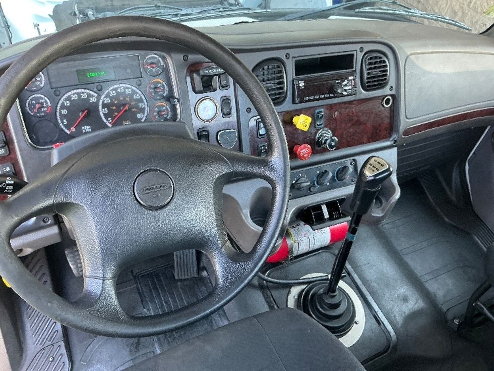 Day Cab Tractor-Heavy Duty Tractors-Freightliner-2019-M2-Fontana-CA-253,510\n\t\tmiles-$ 53,750 - Image 11