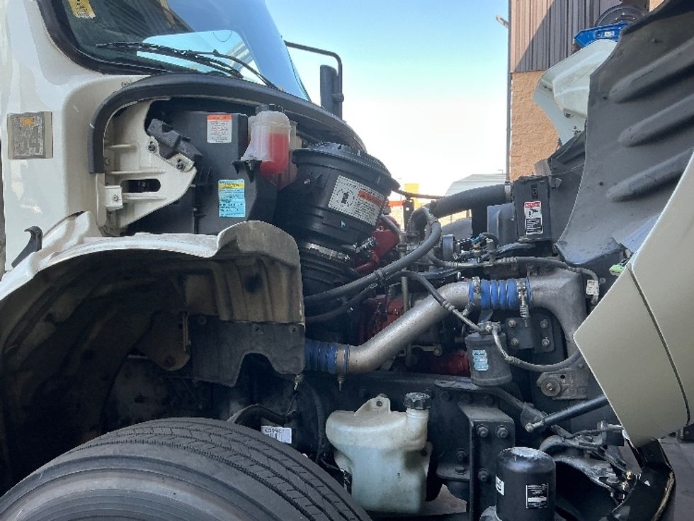 Day Cab Tractor-Heavy Duty Tractors-Freightliner-2019-M2-Fontana-CA-253,510\n\t\tmiles-$ 53,750 - Image 15