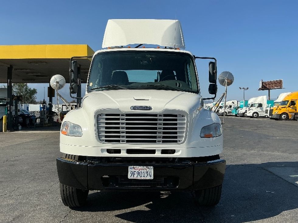 Day Cab Tractor-Heavy Duty Tractors-Freightliner-2019-M2-Fontana-CA-253,510\n\t\tmiles-$ 53,750 - Image 2