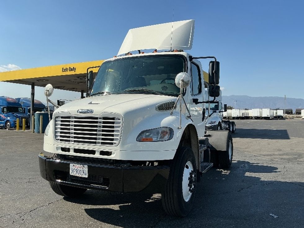 Day Cab Tractor-Heavy Duty Tractors-Freightliner-2019-M2-Fontana-CA-253,510\n\t\tmiles-$ 53,750 - Image 3
